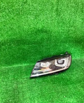 Volkswagen Touareg II Headlight/headlamp 7P1941751B