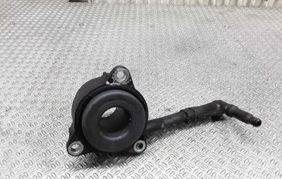 Clutch slave cylinder