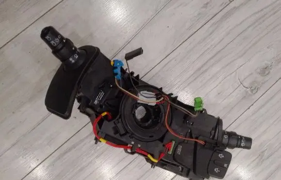 Renault Clio III Headlight wiper switch 8200627615