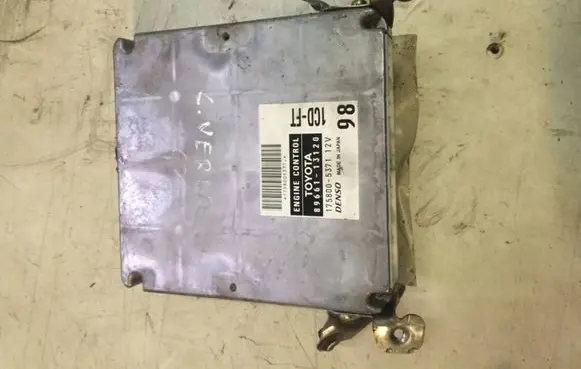 Toyota Corolla Verso E121 Engine control unit/module 8966113120
