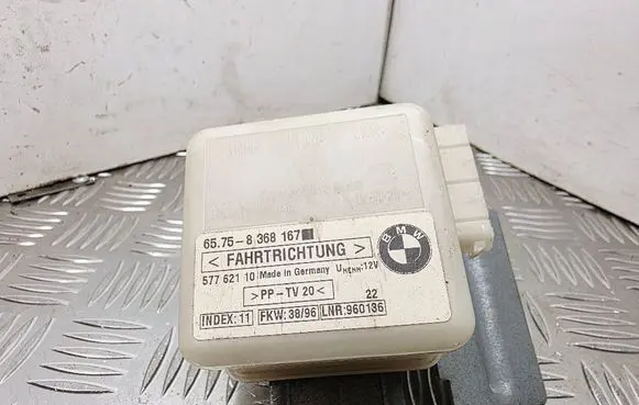 BMW 7 E38 Alarm control unit/module 8368167 65758368167 57762110