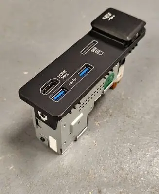 Land Rover Range Rover Velar USB socket connector FW9319E110AD