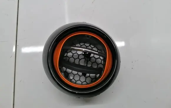 Renault Captur Dashboard side air vent grill/cover trim 687606373R