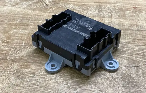 Land Rover Discovery Sport Door control unit/module JPLA14D617BB 10348594