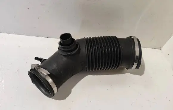 Audi A6 S6 C6 4F Air intake hose/pipe 06E129629E
