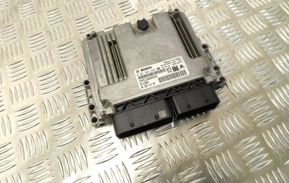 Peugeot 3008 II Engine control unit/module 9828241380 9818703480 0281034826