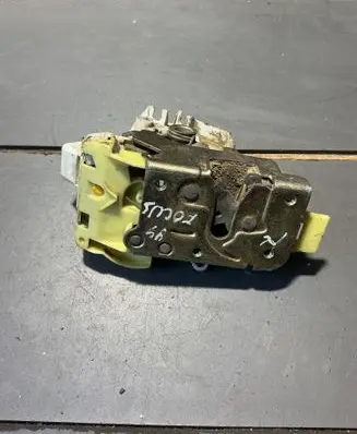 Ford Focus Front door lock X841A21812CF