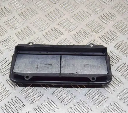 Nissan Leaf II (ZE1) Quarter panel pressure vent 8200213712C