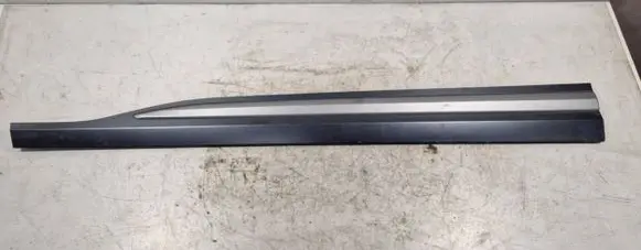 Hyundai i40 Front door trim (molding) 87721J9500