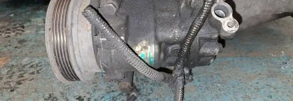 Renault Clio II Air conditioning (A/C) compressor (pump) 8200315744
