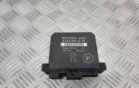 Mercedes-Benz C W203 Door control unit/module A2038202285