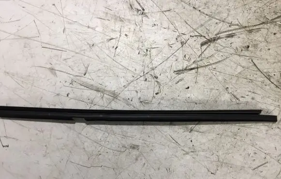 Opel Vivaro Rubber seal rear door window/glass 