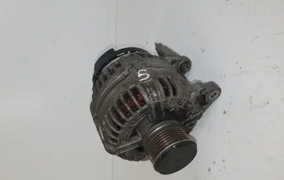 Audi Q3 8U Generator/alternator 03L903023