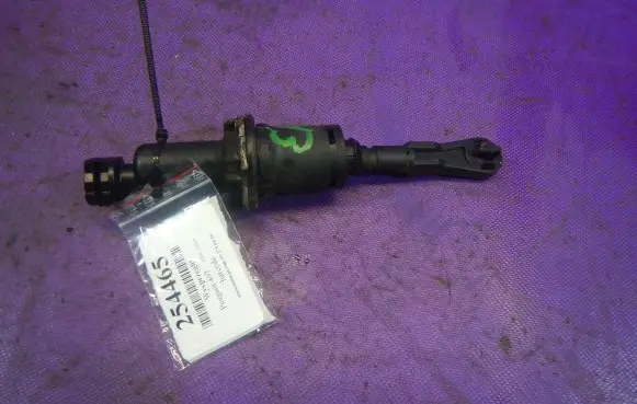 Peugeot 407 Clutch slave cylinder 