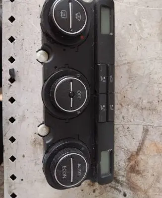 Volkswagen Golf V Climate control unit