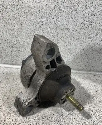 Ford Focus Engine mount bracket 98AB6038