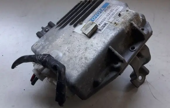Toyota Corolla E120 E130 Power steering control unit/module 8965002160