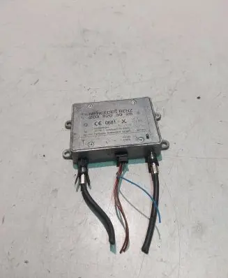 Mercedes-Benz E W210 Antenna control unit 2038203926 09101113