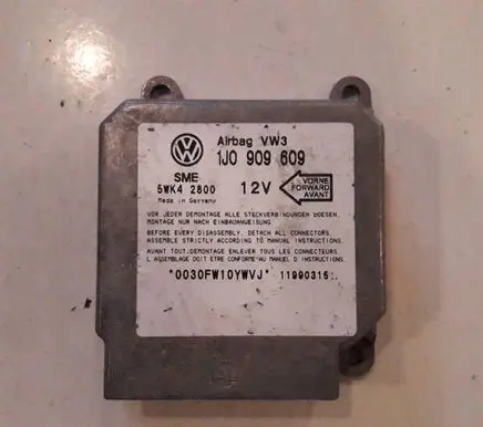Volkswagen Golf IV Airbag control unit/module 1J0909609