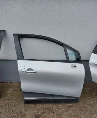Renault Captur Front door