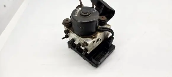 Volkswagen Golf III ABS Pump 3A0907379D