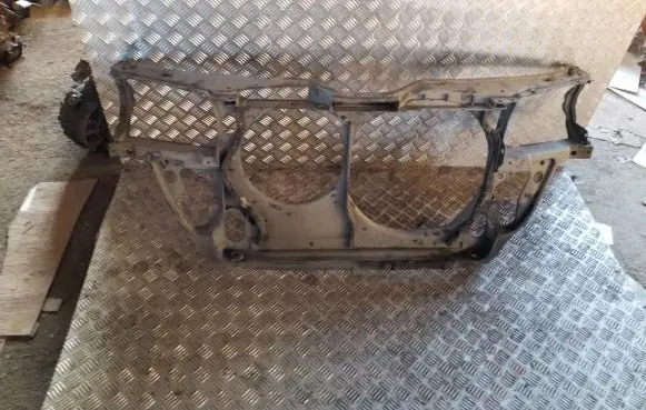 Volkswagen PASSAT B5 Radiator support slam panel 3B0805594