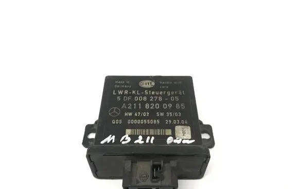 Mercedes-Benz E W211 Light module LCM A2118200985 5DF00827805