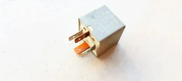 Volkswagen Golf III Other relay 141951253B 22200007