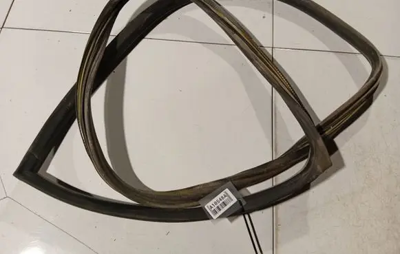 Rubber seal rear door