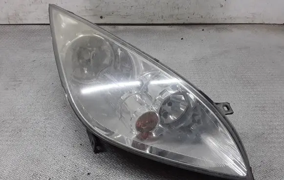 Mitsubishi Colt Headlight/headlamp MR957354