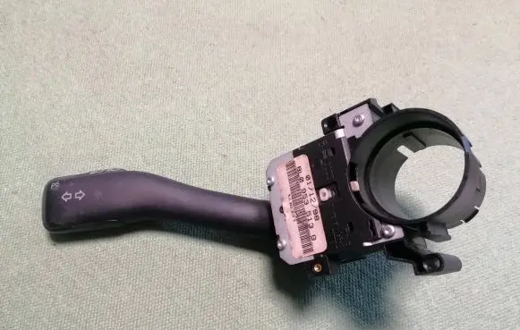 Volkswagen Golf IV Indicator stalk 8L0953513G 011298