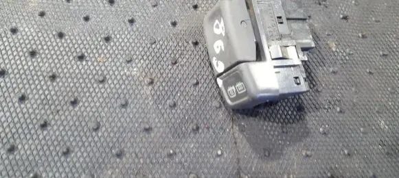 Volvo C70 Windscreen/window heater switch