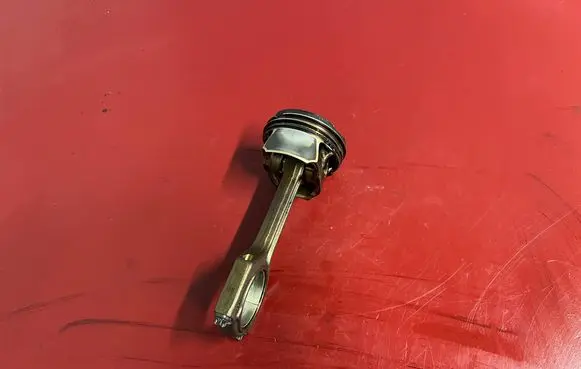 BMW X3 F25 Piston with connecting rod 7624408 7645958 764595801
