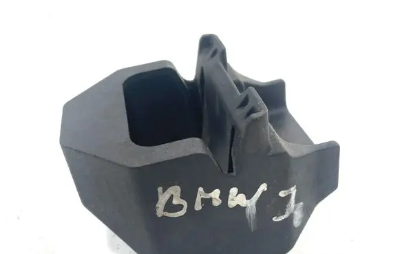 Radiator mount bracket