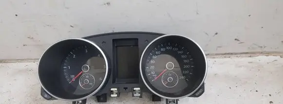 Volkswagen Golf VI Speedometer (instrument cluster) 5K0920871A