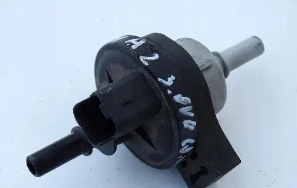 Renault Laguna II Vacuum valve 