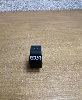 Audi e-tron Tailgate/boot open switch button 4K0959831 F5337