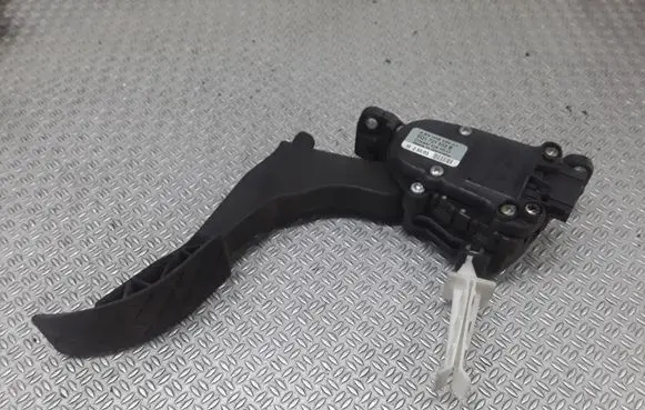Volkswagen Jetta IV Accelerator throttle pedal 6Q1721503B