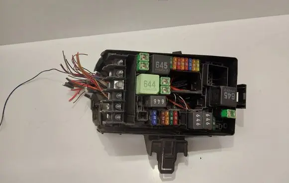 Volkswagen PASSAT B8 Fuse module 5Q0937125B