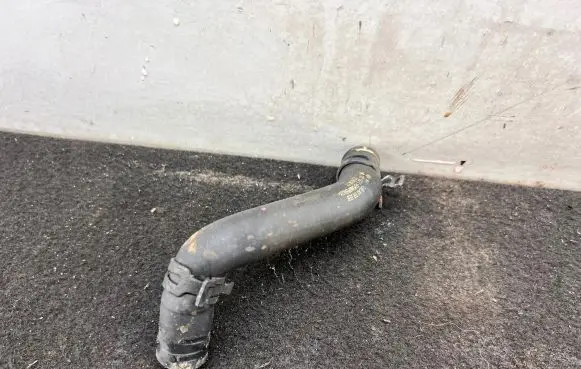 Audi A6 S6 C7 4G Engine coolant pipe/hose 04L121157T