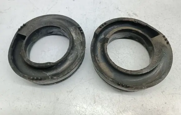 Mercedes-Benz C W203 Rear coil spring rubber mount A2103250384