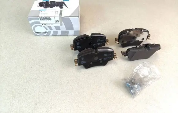 BMW X1 F48 F49 Brake pads (front) 6885521
