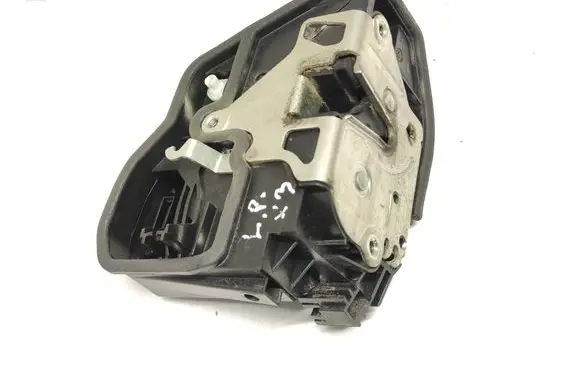 BMW X3 E83 Front door lock 51217202146 7202146