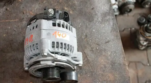 BMW 3 E90 E91 Generator/alternator VWT5T6CALIFORNIA