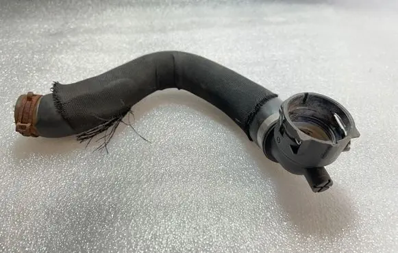 Audi A6 S6 C6 4F Engine coolant pipe/hose 4F0121055J