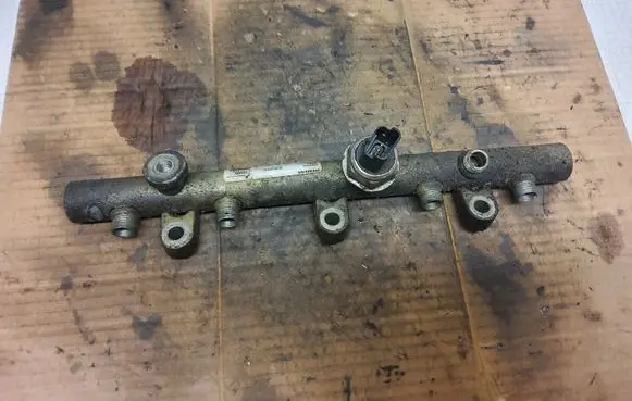 Citroen Berlingo Fuel main line pipe 9640387980