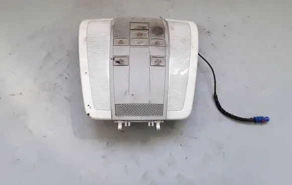 Mercedes-Benz C W204 Front seat light A2048208501 A2048702758 2JM00926832