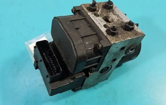 Volkswagen PASSAT B5.5 ABS Pump 0273004281 IMPRK1583530