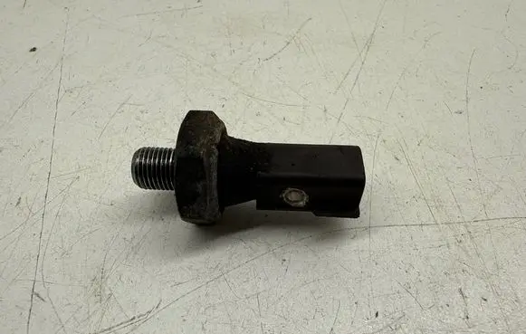 Audi A6 S6 C6 4F Oil pressure sensor 038919081H