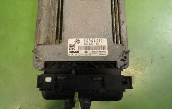 Volkswagen Golf V Engine control unit/module ECU